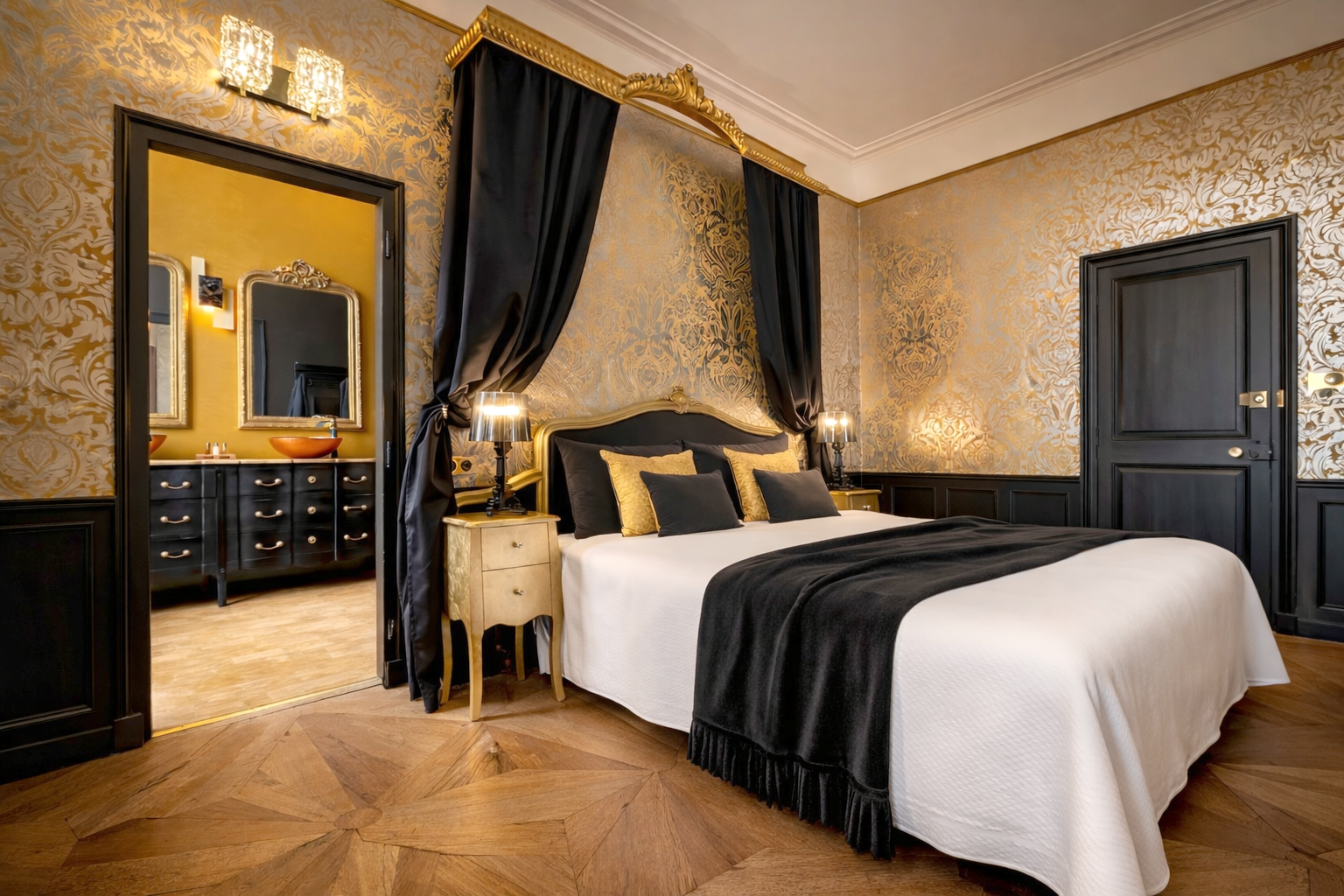 Expertise en décoration intérieure avec papier peint et ambiance colorée dans un chateau