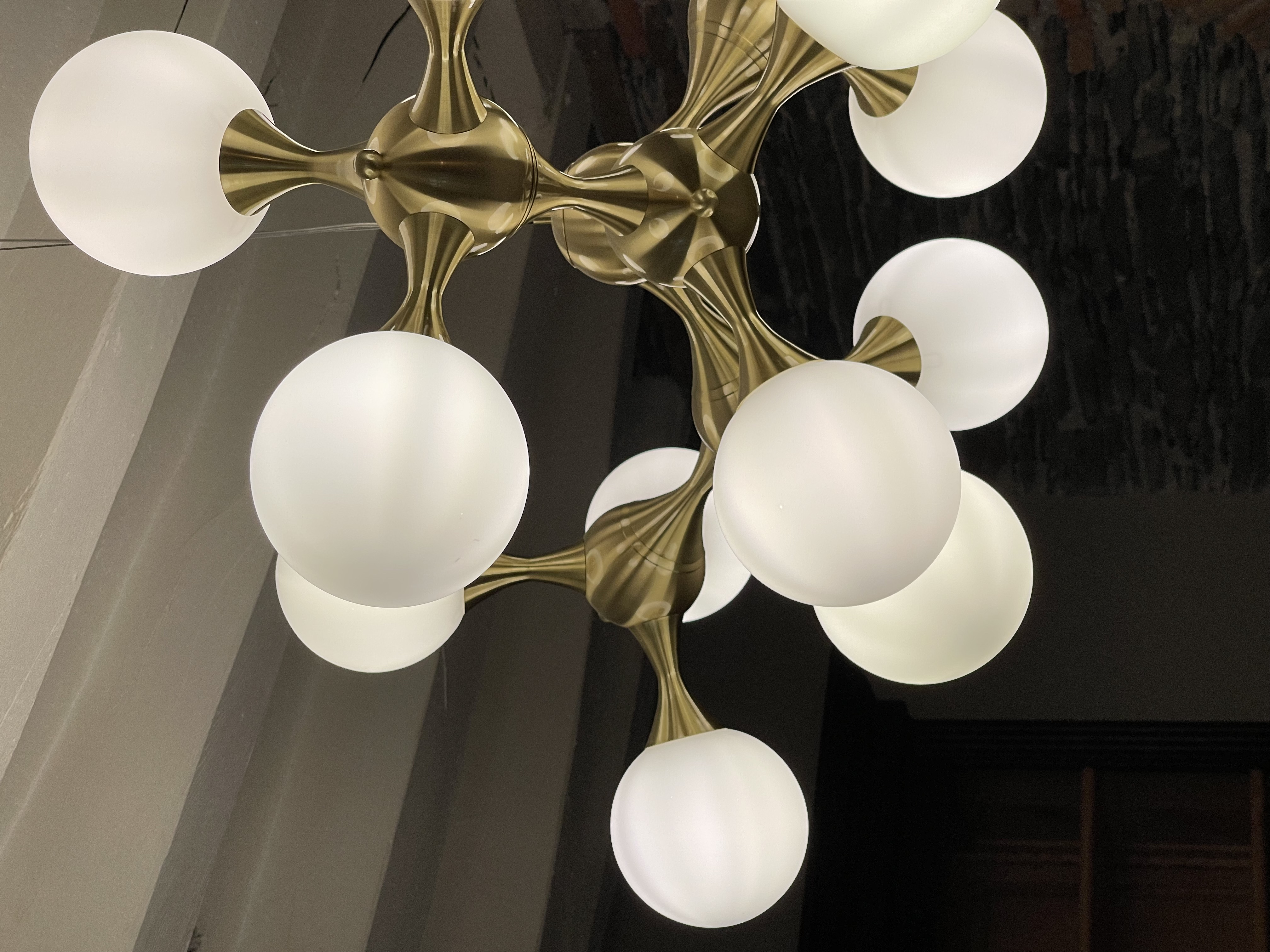 Lustre vintage dans une maison de caractère à Angers