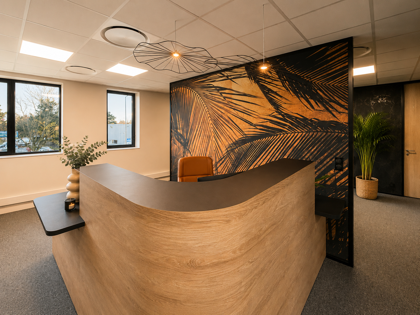 Papier peint panoramique feuillage dans un bureau aménagé à Angers
